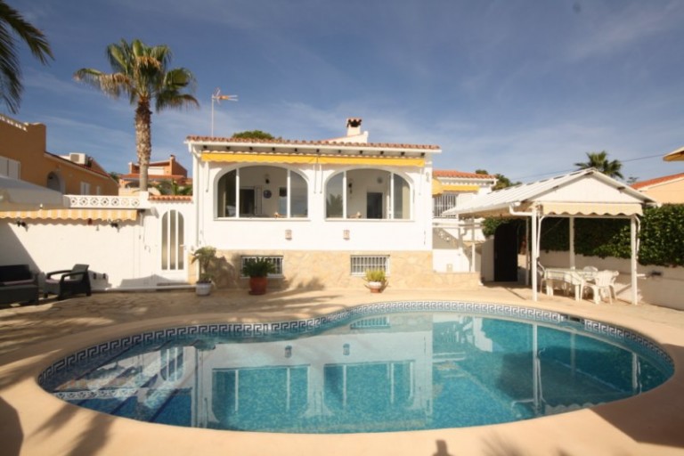 Janet-Mekkaouis-villa